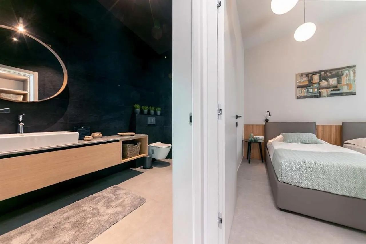 Villa Ruzic Kastelir 0*,  Croatia